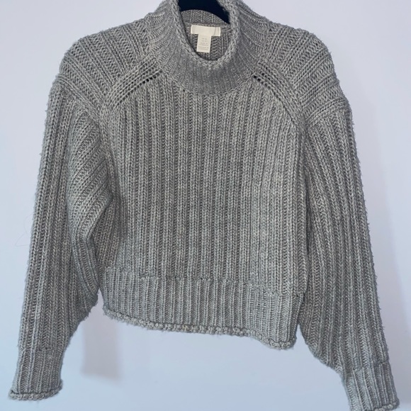 H&M - Turtle Neck Sweater (XS) - Picture 1 of 5